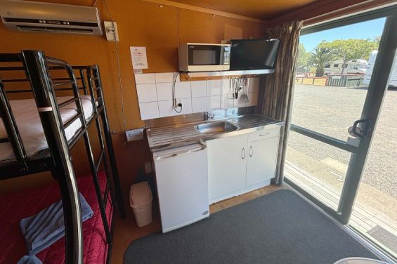 Kitchen Cabin (Triple) - kitchenette