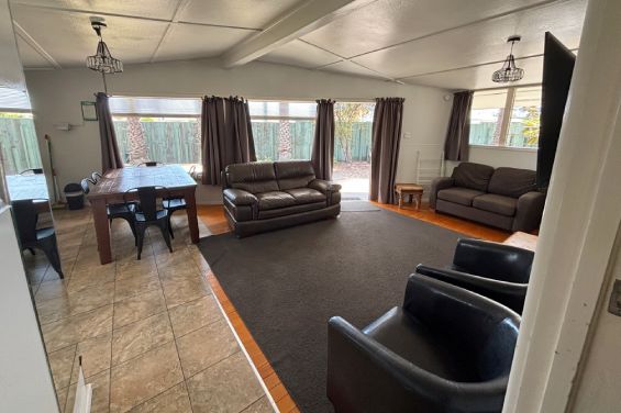 2-Bedroom Family Motel - lounge