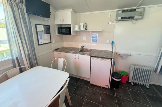 Deluxe Family Cabin (4 persons) - kitchen