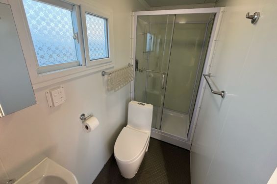 Self-Contained Cabin (Double) - bathroom